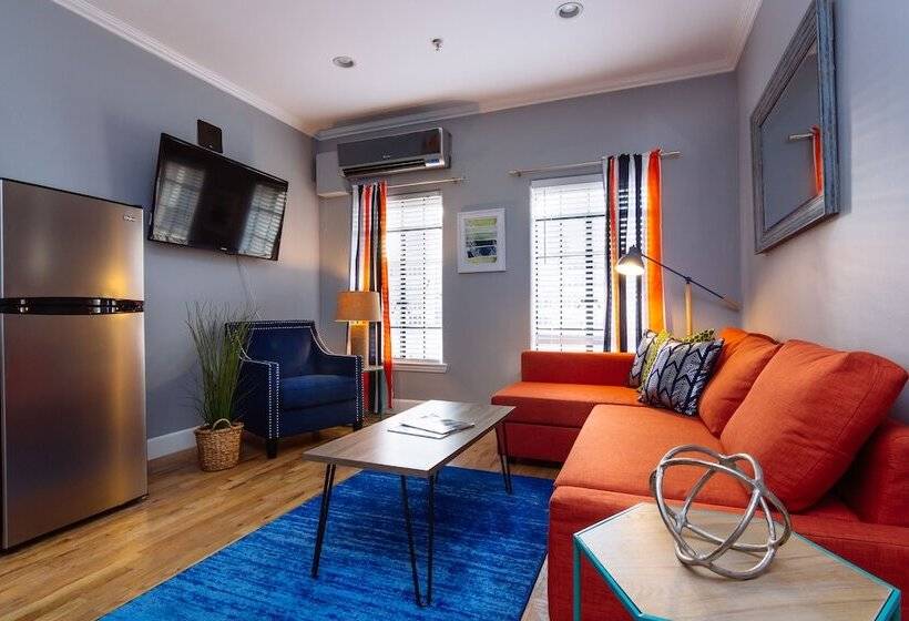 豪华套房, Broadlind