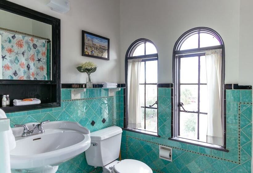 阁楼房, Broadlind