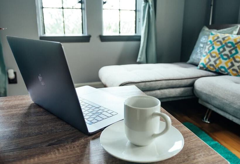 阁楼房, Broadlind