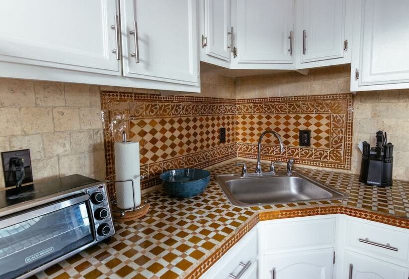 Quarto Ático, Broadlind