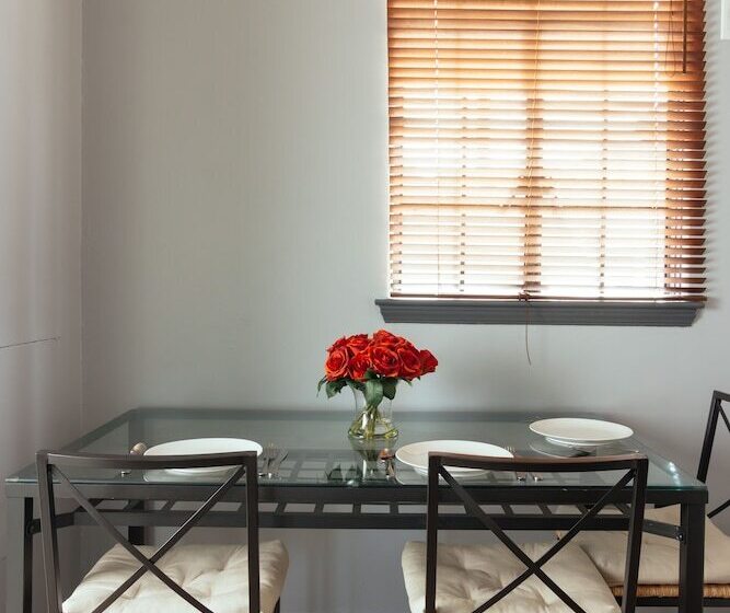 阁楼房, Broadlind