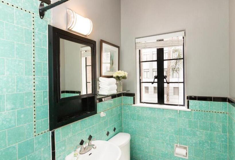 标准工作室, Broadlind