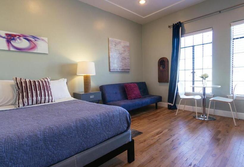 带观景的标准工作室, Broadlind