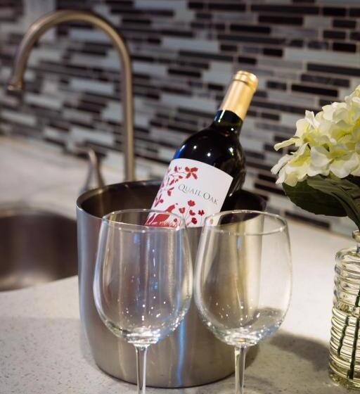 豪华套房, Broadlind