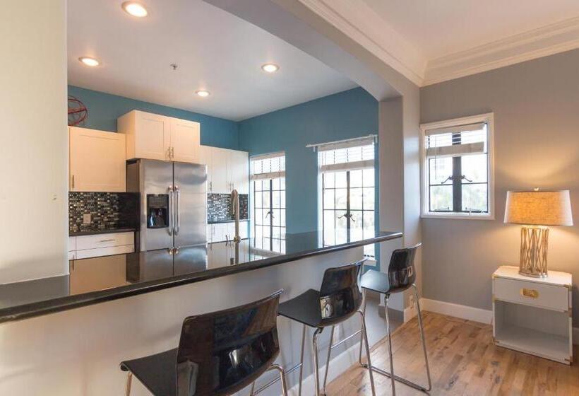 带2个卧室的套房, Broadlind