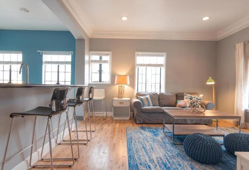 带2个卧室的套房, Broadlind