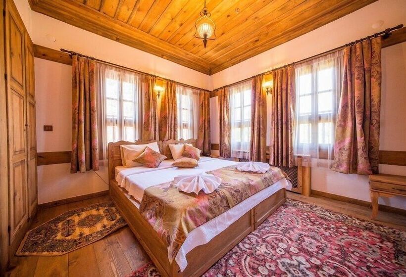 غرفة ديلوكس, Akbulut Konak