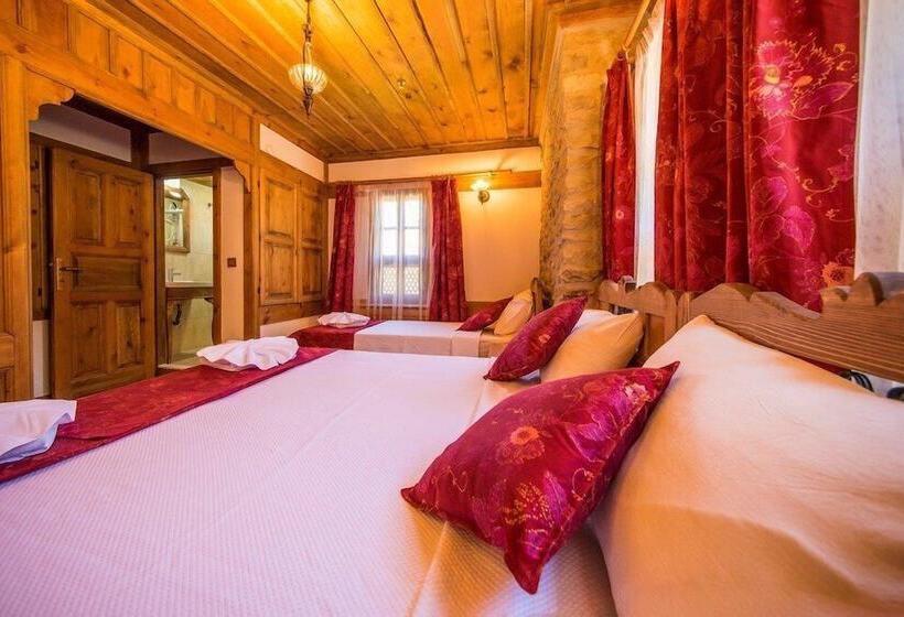 غرفة ديلوكس ثلاثية, Akbulut Konak