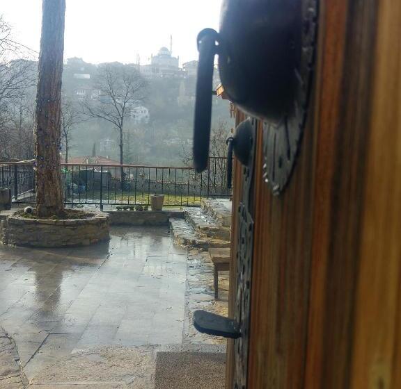 غرفة ديلوكس ثلاثية, Akbulut Konak