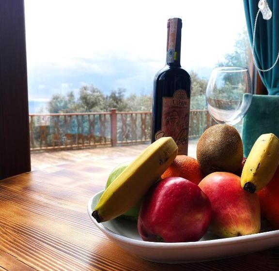 Семейное Бунгало, Kabak Armes