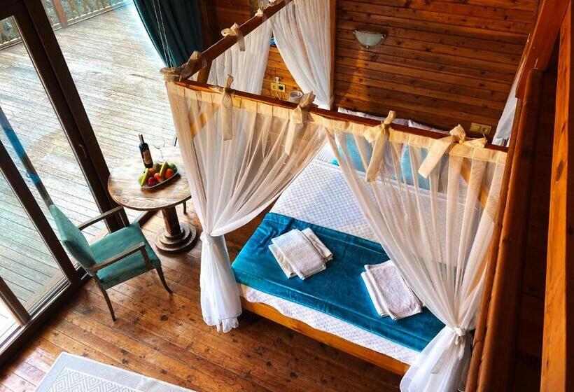 Семейное Бунгало, Kabak Armes