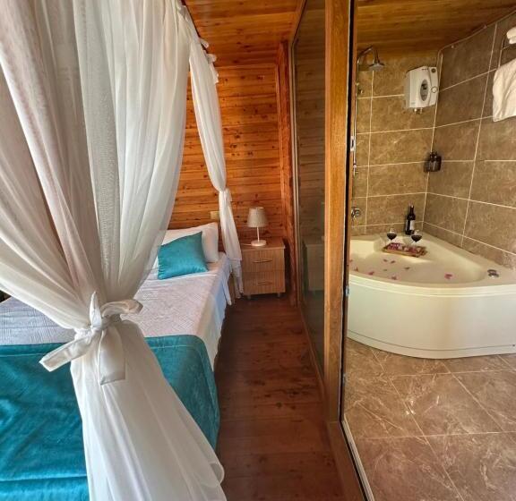 Семейное Бунгало, Kabak Armes