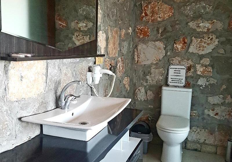 Quarto Estandar, Kabak Armes