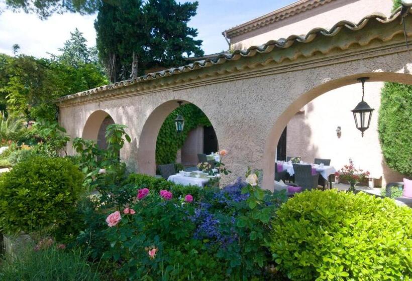 سوئیت جونیور با چشمانداز کوهستان, Le Mas Du Chanoine