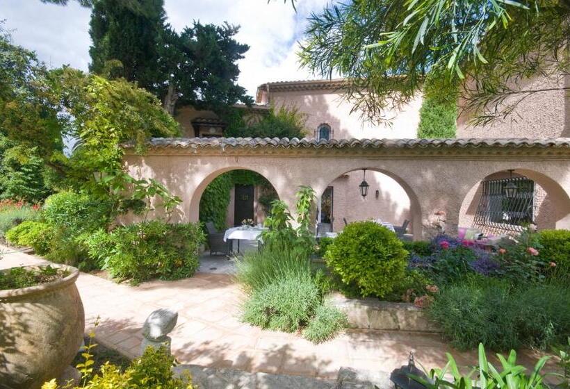 سوئیت جونیور با چشمانداز کوهستان, Le Mas Du Chanoine