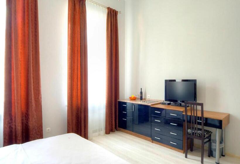 Standard Stúdió Szoba, Best Season Apart