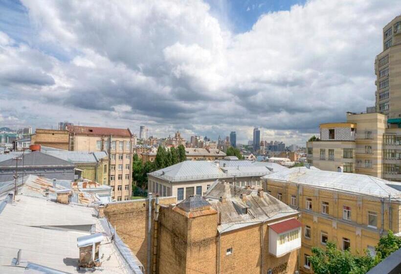 1 Szobás Apartman, Best Season Apart