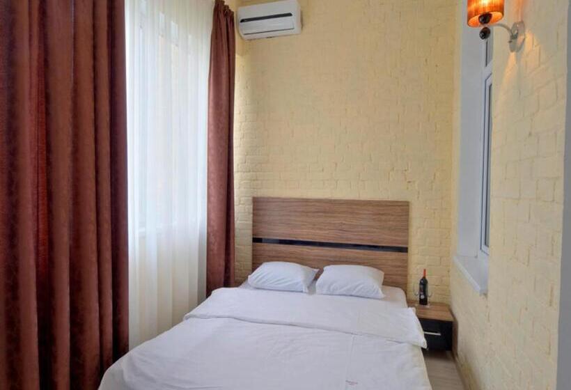 1 Szobás Apartman, Best Season Apart