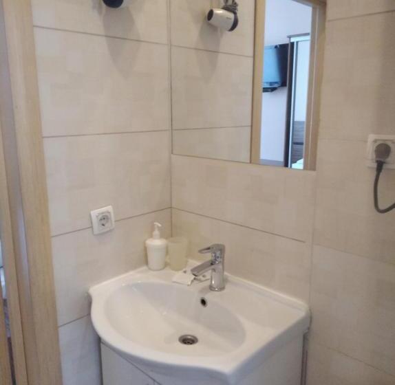 Standard Szoba, Best Season Apart