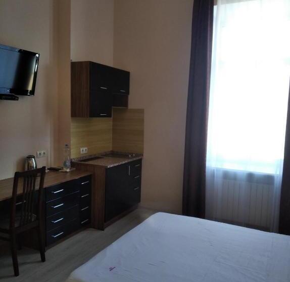 Standard Szoba, Best Season Apart