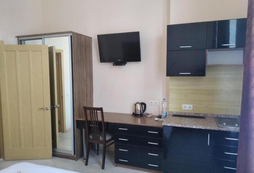 Standard Szoba, Best Season Apart