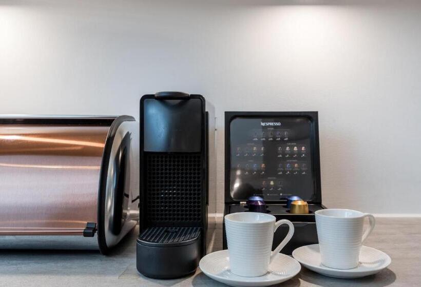 آپارتمان سلطنتی 1 خوابه, Buckingham & Lloyds