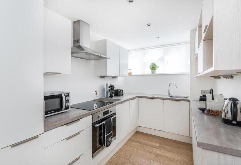 آپارتمان سلطنتی 1 خوابه, Buckingham & Lloyds