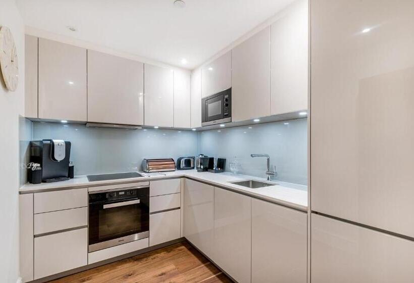 آپارتمان 4 خوابه, Buckingham & Lloyds