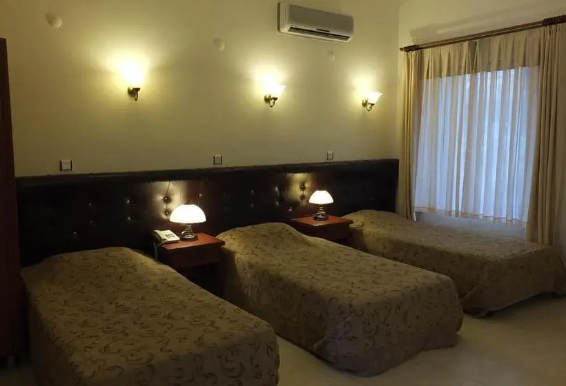 اتاق استاندارد سه نفره, Bacahan