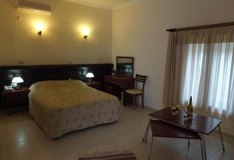 اتاق کلاسیک خانوادگی, Bacahan