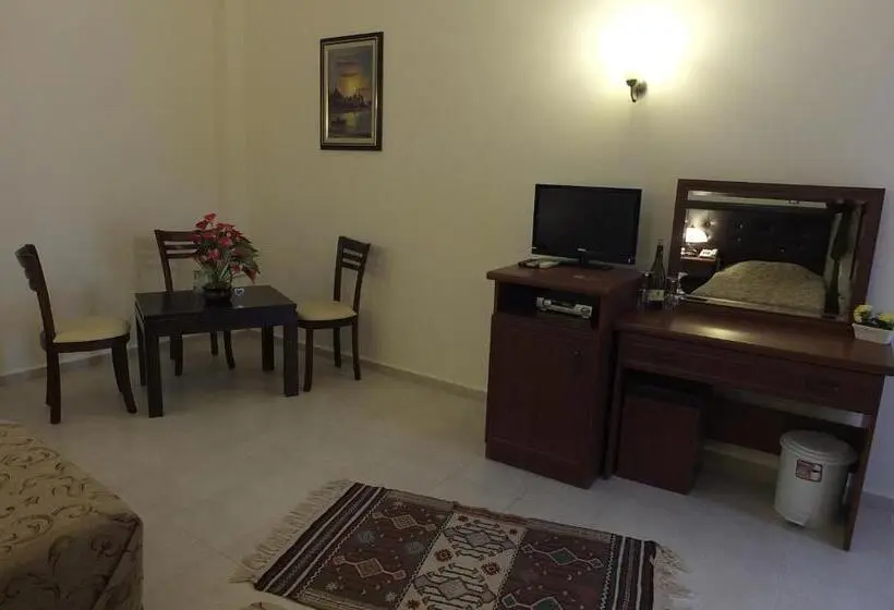 اتاق کلاسیک خانوادگی, Bacahan