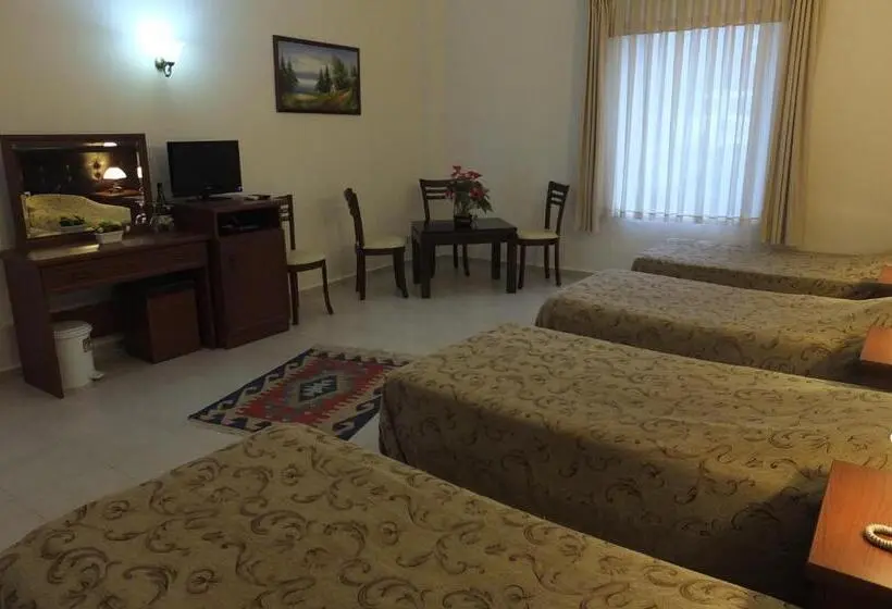 اتاق کلاسیک خانوادگی, Bacahan
