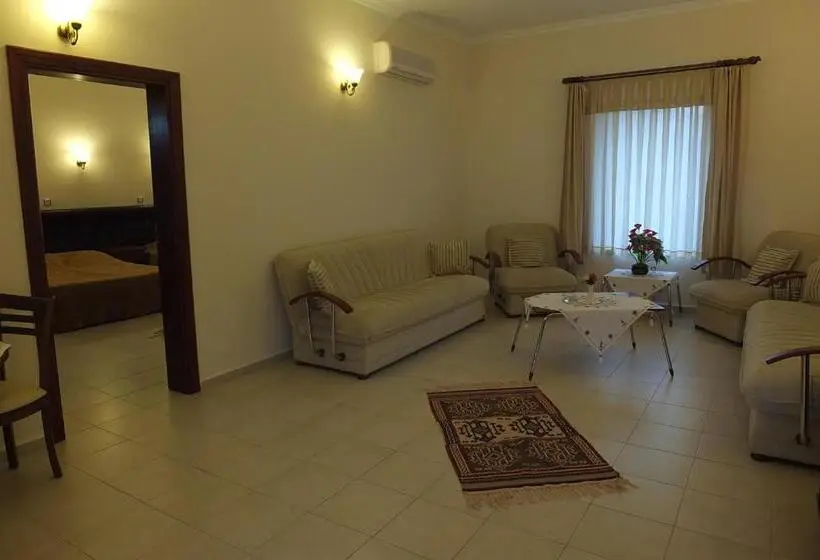 سوییت, Bacahan