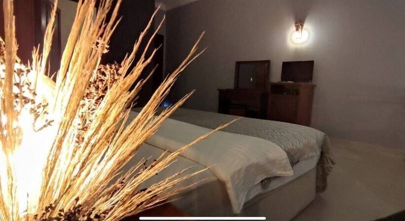 اتاق استاندارد سه نفره, Bacahan