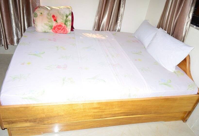 اتاق یک تخته با چشمانداز باغ, Kilimanjaro Base