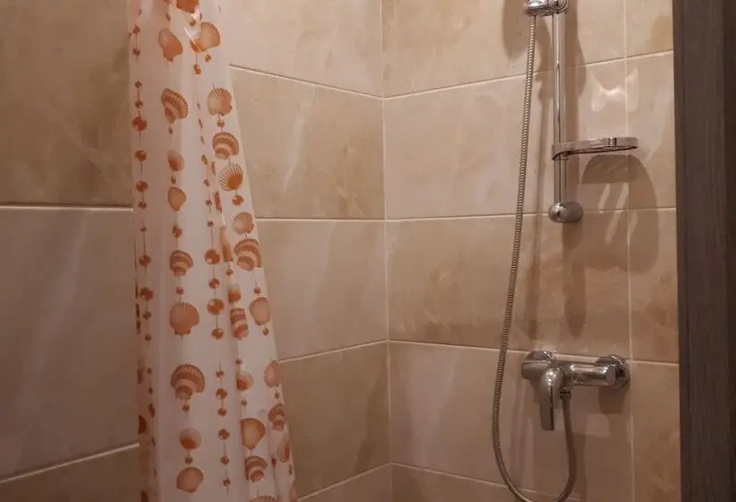 اتاق استاندارد, The Apartments