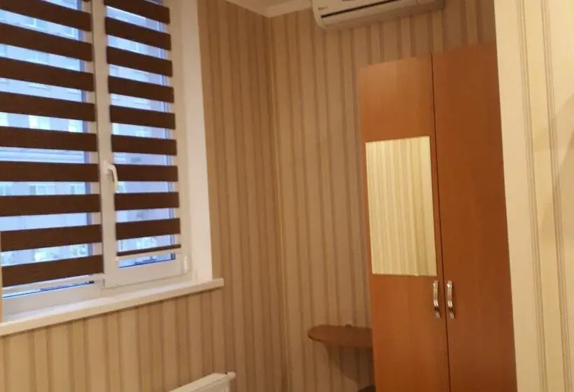 اتاق استاندارد, The Apartments