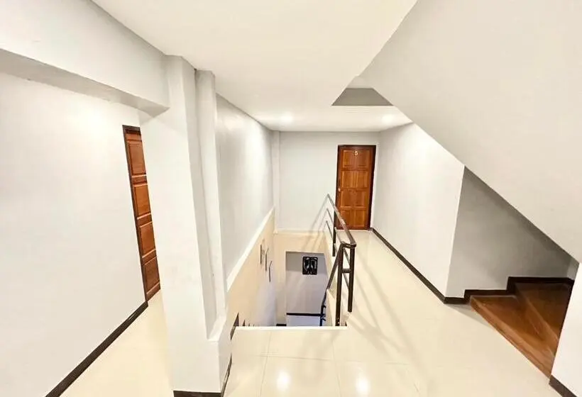 اتاق استاندارد یک نفره, Baan At Khaosan Hostel