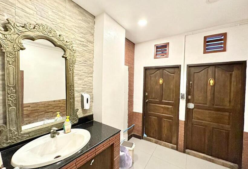 Standart Oda, Baan At Khaosan Hostel