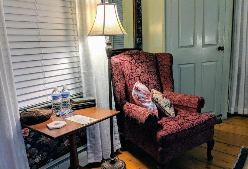 スタンダードルーム, Elms Of Camden