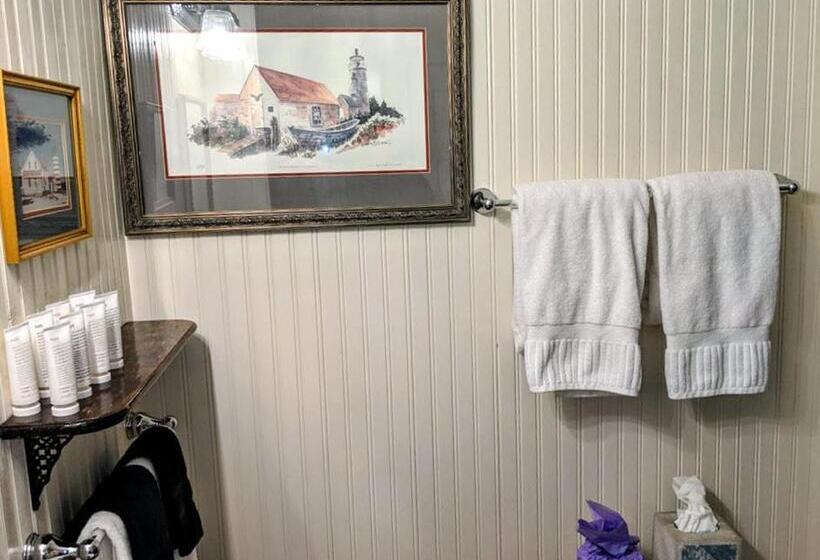 スタンダードルーム, Elms Of Camden