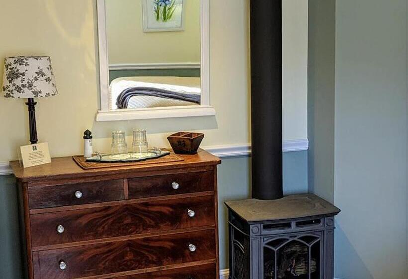 キングサイズベッドのスタンダードルーム, Elms Of Camden