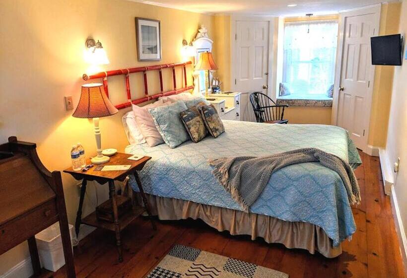 スタンダードルーム, Elms Of Camden