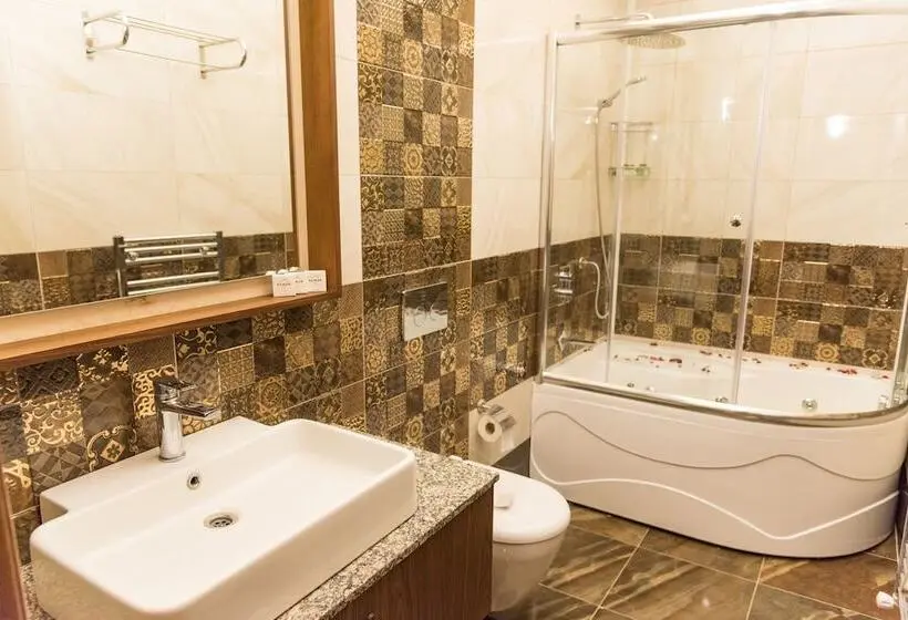 سوئیت سلطنتی 2 خوابه, Resort Kaman