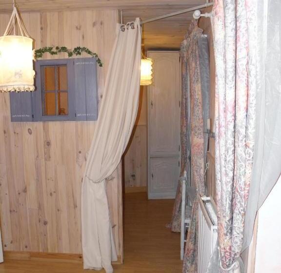 패밀리 룸, Gîte Auberge Les Terres Blanches De Méolans