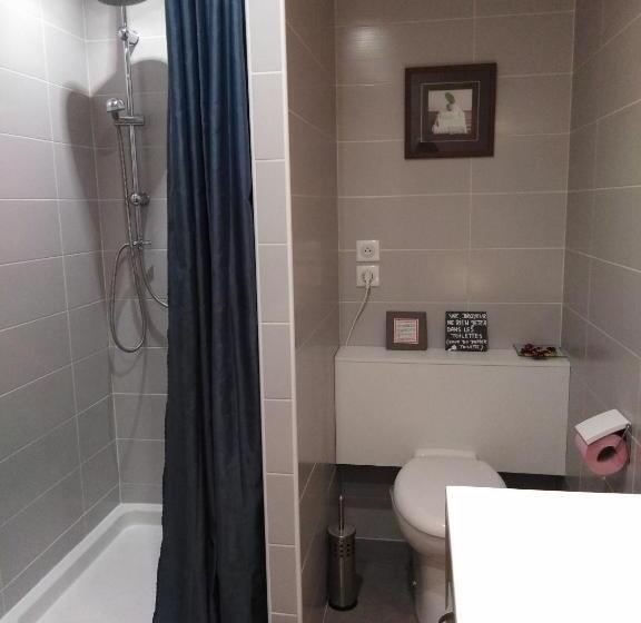 شقة غرفة واحدة, Les Chambres Hautes D'anastasia