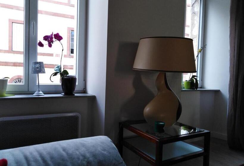 شقة غرفة واحدة, Les Chambres Hautes D'anastasia