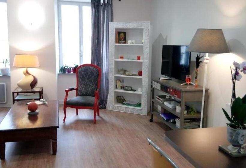 شقة غرفة واحدة, Les Chambres Hautes D'anastasia