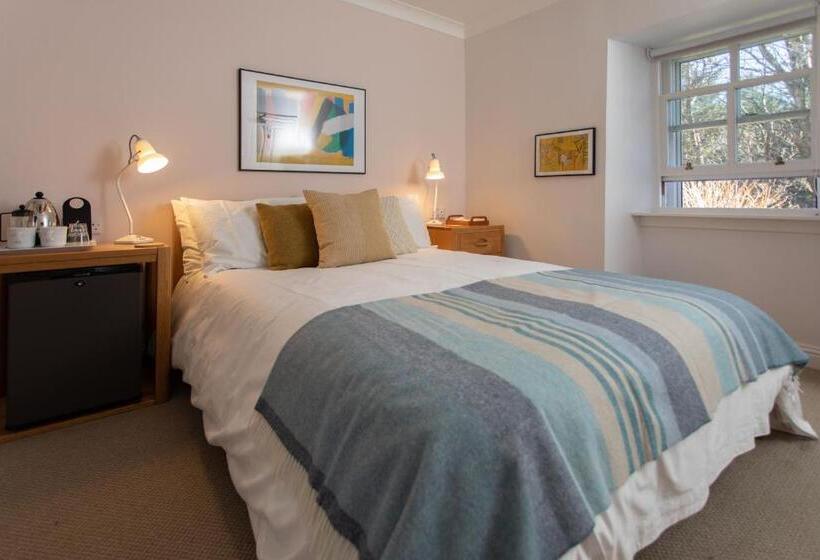 Номер Стандарт, Roskhill House