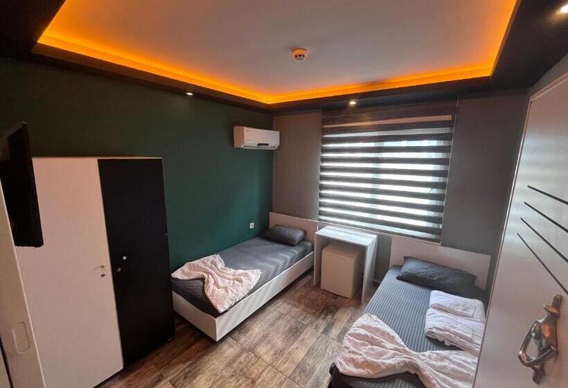 اتاق اکونومی, Yakamoz Pansiyon